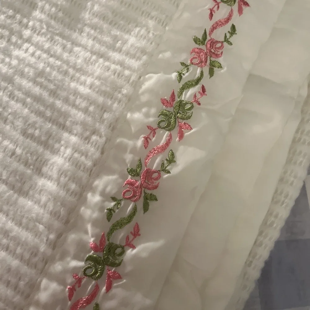 Vtg White Waffle Weave Blanket Embroidered Floral Rose Satin Trim Queen Size